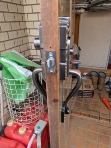 あきる野市 鍵紛失による錠前交換の作業写真4