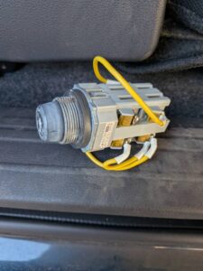 武蔵村山市 フォークリフト鍵作成の作業写真1