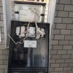 福生市 マンションエントランス共用部鍵交換の作業写真3