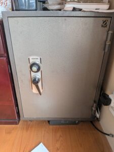 あきる野市 金庫鍵解錠作業の写真1