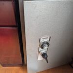 あきる野市 金庫鍵解錠作業の写真2